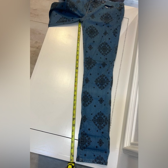 PAIGE Low Rise Jeans. Excellent condition! - Picture 5 of 6